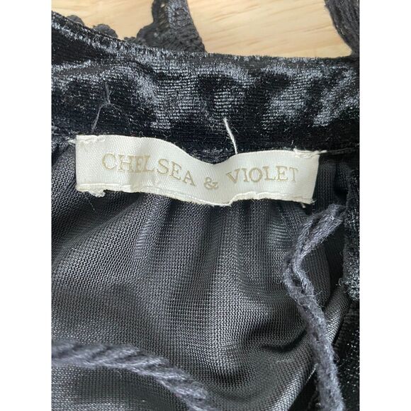 Chelsea & Violet Women's Size M Black Mini Dress Velvet Long Sleeve Lace - Picture 4 of 9